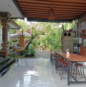 Coliving Bali Sweet Home Kost Lengkap Di Tabanan Kota Exterior photo