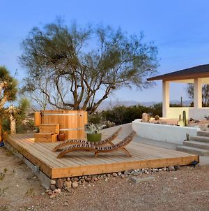 Terracasa - Hot Tub, Fire Pit, Outdoor Shower & Endless Views Home Yucca Valley Exterior photo