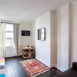Entire Luxurious Flat Sleeps 4 Persons Διαμέρισμα Λονδίνο Exterior photo
