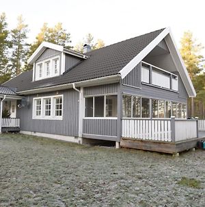 Spacious House Near Karlstad And Vanern Exterior photo