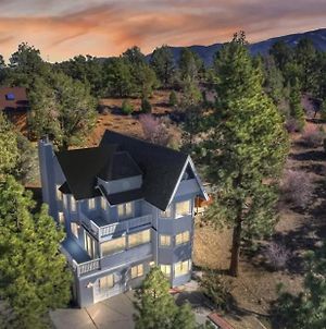 Snow White'S Castle - Rare Victorian Home Nestled In The Trees With Hot Tub And Pool Table! Home Big Bear City Exterior photo