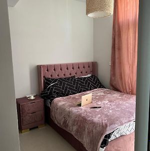 Cozy Room In A Villa Ντουμπάι Exterior photo