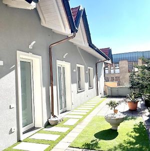Varese Apartment Exterior photo