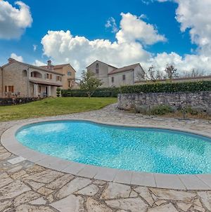 Villa Frapi With Shared Pool - Happy Rentals Pazin Exterior photo