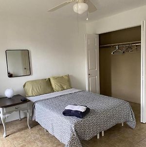 Private Room Plus Shared Bathroom Walking Distance From Uf Health Γκέινσβιλ Exterior photo