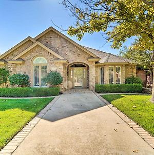 Lubbock Home With Patio About 6 Mi To Texas Tech! Exterior photo