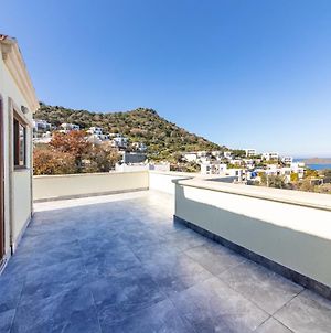 House With Sea And Mountain View In Yalikavak Διαμέρισμα Exterior photo