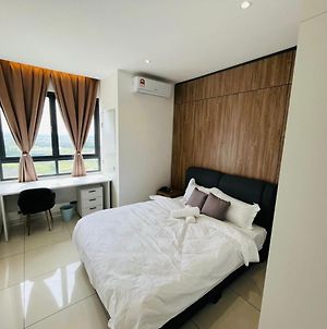 Horizon Suites @Sepang Klia By The Renters Homestay Exterior photo