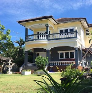 เย็นนี้ที่อัมพวา - Riverside Villa Amphawa Samut Songkhram Exterior photo