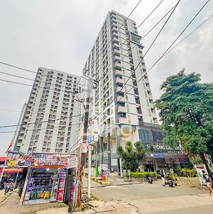 Redliving Apartemen Serpong Greenview - Celebrity Room Tower B Τάνγκερανγκ Exterior photo