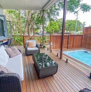Beach House With Spa Among The Trees Coolum Beach Exterior photo