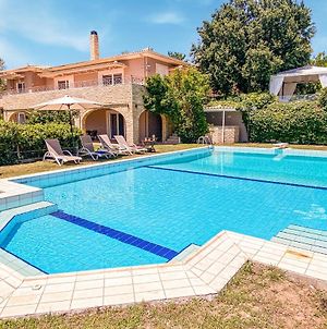 Beautiful Home In Atalanti With Outdoor Swimming Pool, Jacuzzi And Wifi Exterior photo