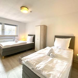 Monteur-Ferien Apartment Bis 4 Personen Mit Balkon, Grill, Smart-Tv, Netflix, Kuche Aschersleben Exterior photo