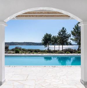 Beachfront Villa Seascape In The Greek Riviera Πόρτο Χέλι Exterior photo