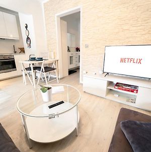 Truth Apartment - Kingsize Bett - Netflix - Zentral Ντόρτμουντ Exterior photo