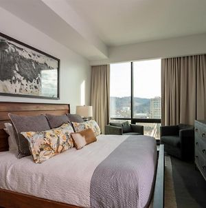 'Midtown Mountain Break' A Luxury Downtown Condo With Mountain And City Views At Arras Vacation Rentals Άσβιλ Exterior photo