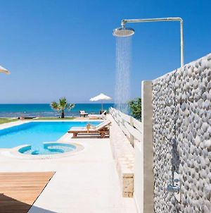 An Amazing Brand New, Beachfront Villa Χερσόνησος Exterior photo