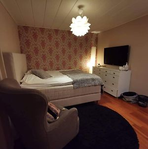 Own Room With Big Bed In A Big House! Luleå Exterior photo