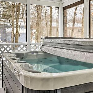 Spacious Poconos Vacation Rental With Hot Tub! Tobyhanna Exterior photo