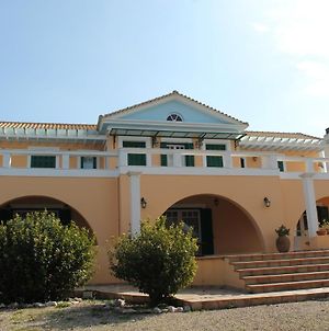 Villa Yrithea Κορακοχώρι Exterior photo