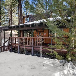 Oakwood Cabin - Conveniently Located Walking Distance To The Village With Hot Tub! Cabin Big Bear Lake Exterior photo