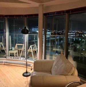 Designer Penthouse With Riverviews - G1 Glasgow City Centre, 3 Bedrooms, 2 Bathrooms, 1 Living Room / Kitchen. Full Floor, Wrap Around Terrace, Panoramic Views, Off Central Station / Buchanan Street Exterior photo