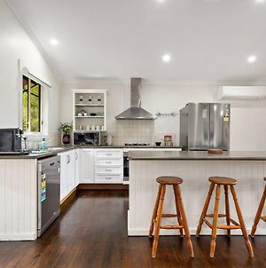 Scenic 3-Bed Home Moments From Local Shops Leura Exterior photo