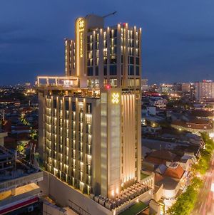 Platinum Hotel Tunjungan Σουραμπάγια Exterior photo