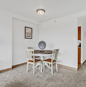 Serene And Equipped 1Br With Gym And Top View Διαμέρισμα Χάρισμπουργκ Exterior photo