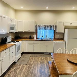 Modern Farmhouse 3 Bed, 2 Bath Apartment, Sleeps 7, Lots Of Space, Steps To Downtown, Honeywell & Eagles Theater Wabash Exterior photo