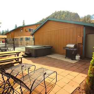 Alpine Escape Downtown Townhome W Hot Tub Free Cruiser Bicycles Leavenworth Exterior photo