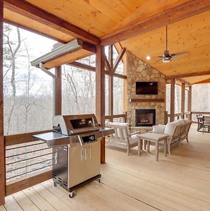 Luxe Morganton Cabin Hot Tub, Fire Pit, Game Room Exterior photo