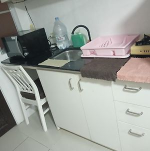 Cozy Condo With King-Size Bed, 70Inch Samsung Smarttv , In Calm Urban Deca Homes Tipolo Complex Mandawe Exterior photo