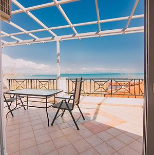 Villa Olga Sea Front Katakolo - Happy Rentals Exterior photo
