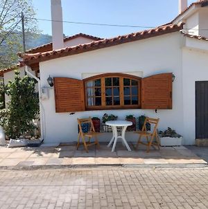 Cottage House With Incredible View Τράπεζα Exterior photo
