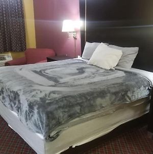 Osu 2 Queens Hotel Room 209 Booking Stillwater Exterior photo