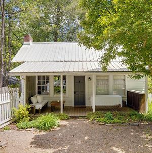 Charming Home Less Than 2 Mi To Downtown Hendersonville! Exterior photo