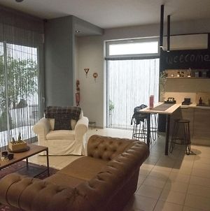 Friends Luxury Apartment In Marousi Αθήνα Exterior photo
