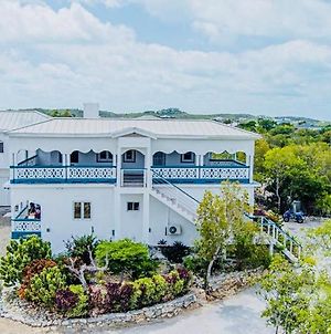 Villa Serenity By The Water Providenciales Exterior photo
