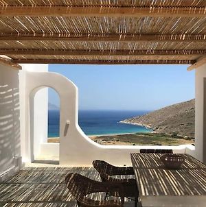 Cyclades, Villa Surplombant La Mer Ίος Exterior photo
