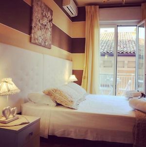 La Casetta Di Lina Rooms And Apartments Βερόνα Exterior photo