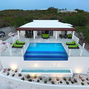 3 Bedroom Villa With Amazing Views And Infinity Pool Near Grace Bay, Boat, Jeep & Private Retreat Providenciales Exterior photo