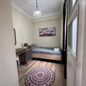 Lovely Room In Shared Apartment Κωνσταντινούπολη Exterior photo