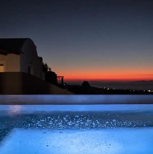 Gtk Santorini Oia Sunset Villas Θόλος Exterior photo