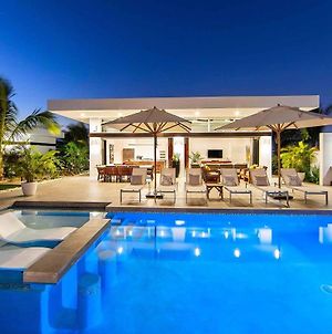 3 Bdrs Luxury Villa With Private Pool And Beach Access, 500Ft From Long Bay Beach - V102 Providenciales Exterior photo
