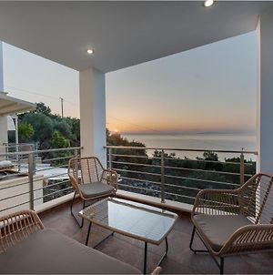 Nikole'S Villa By The Sea Τυρός Exterior photo