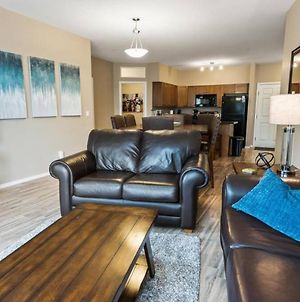 Spacious And Upgraded Suite At Pinnacle Pointe 2204 Κελόουνα  Exterior photo