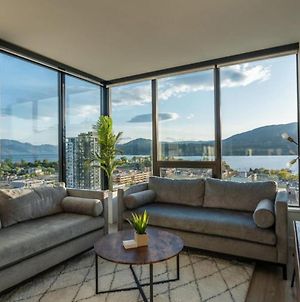 Breathtaking Views From 17Th Story Downtown Condo 1705 Κελόουνα  Exterior photo