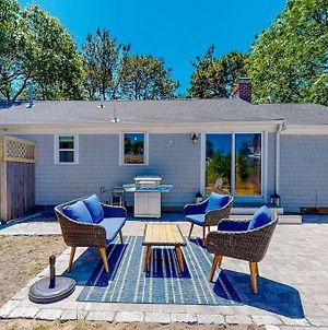 Beautiful Home Walk To Water Dog Welcome Yarmouth Port Exterior photo
