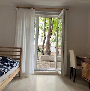 Room In Apartment - Quiet Single Bedroom In The Centre Of Zagreb With Garden Exterior photo